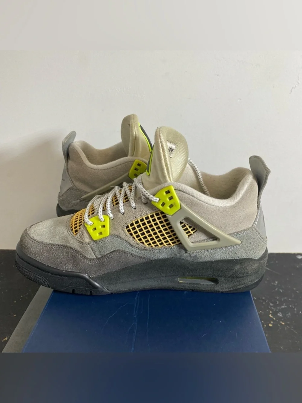 Size 6Y - Jordan 4 SE 95 Neon - Picture 6 of 9